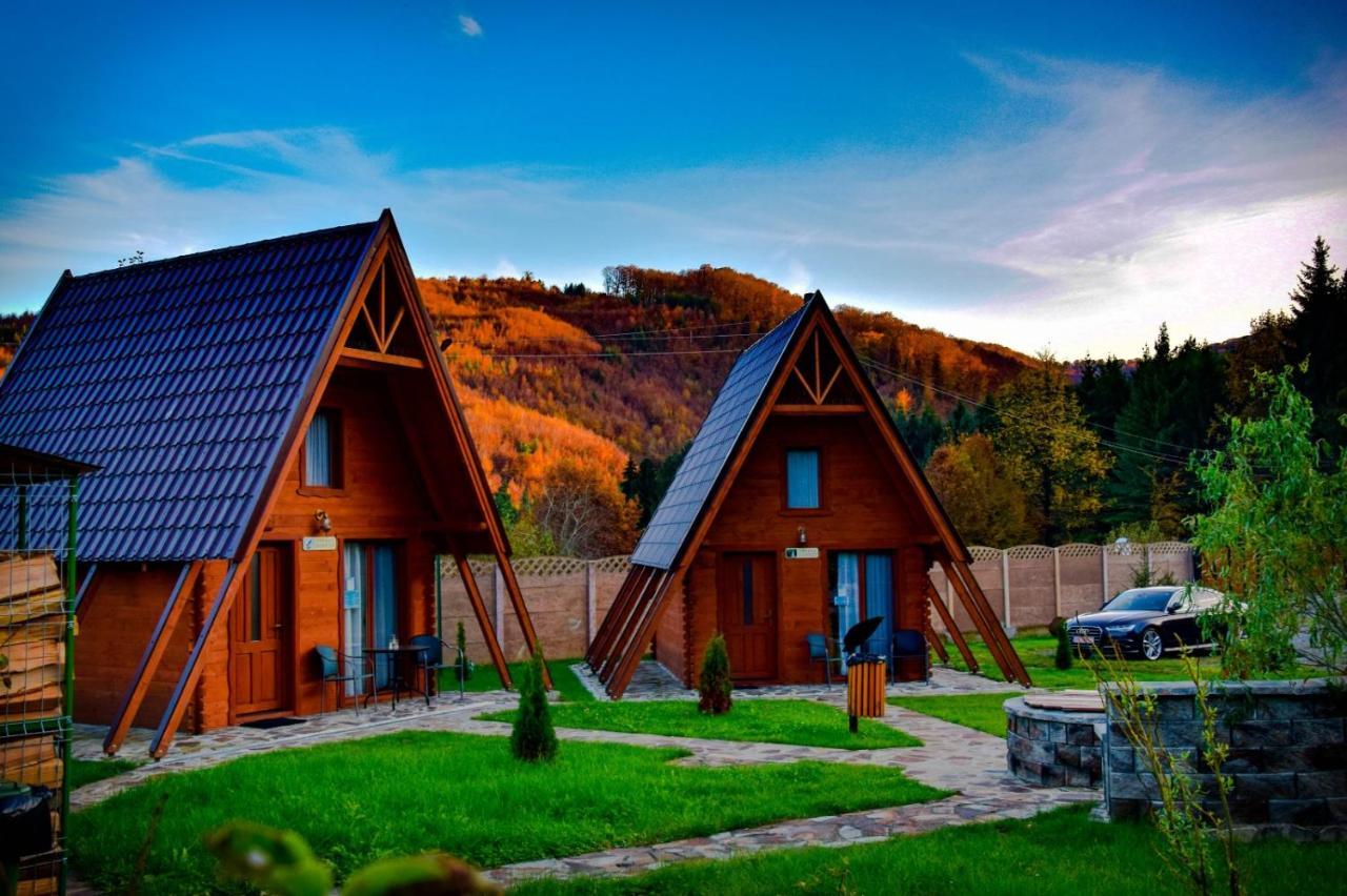 Green Property Dofteana Luaran gambar