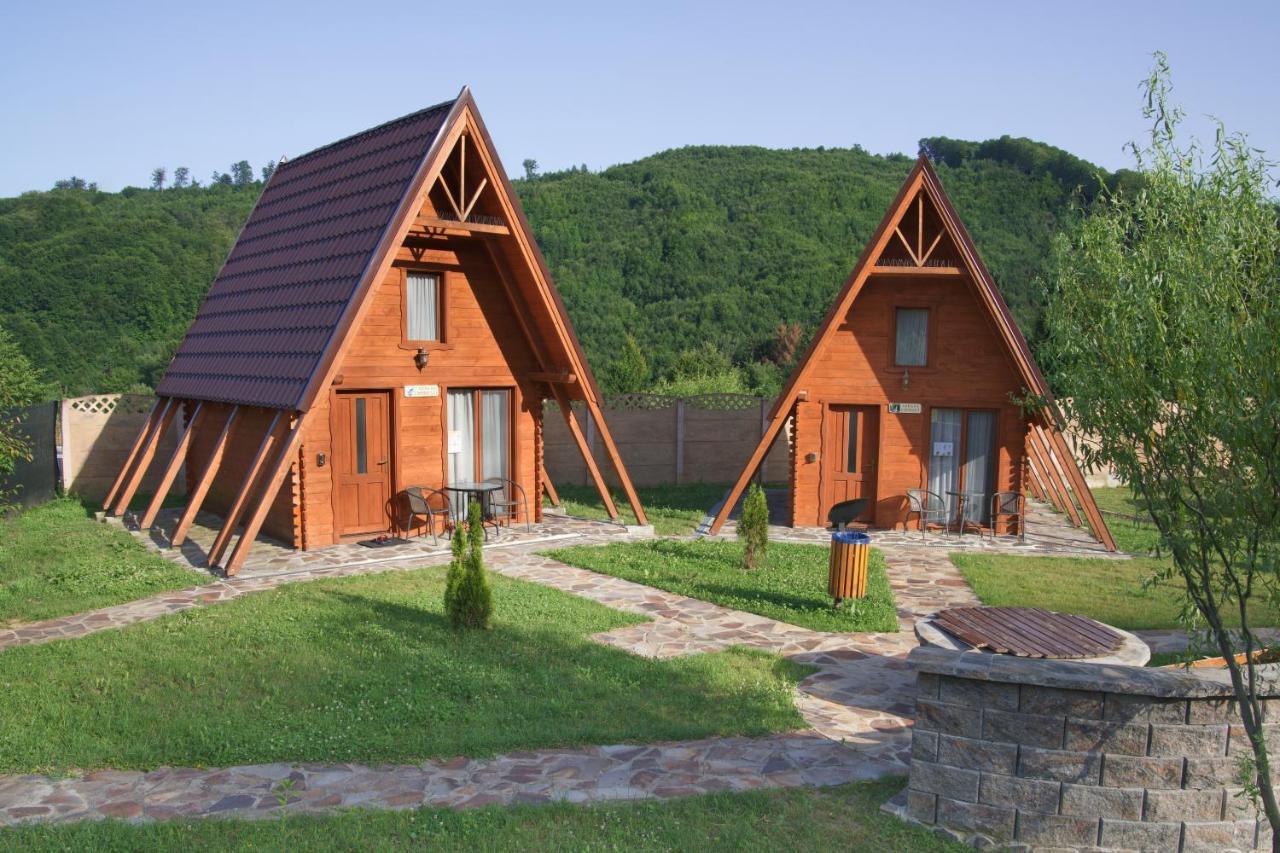Green Property Dofteana Luaran gambar